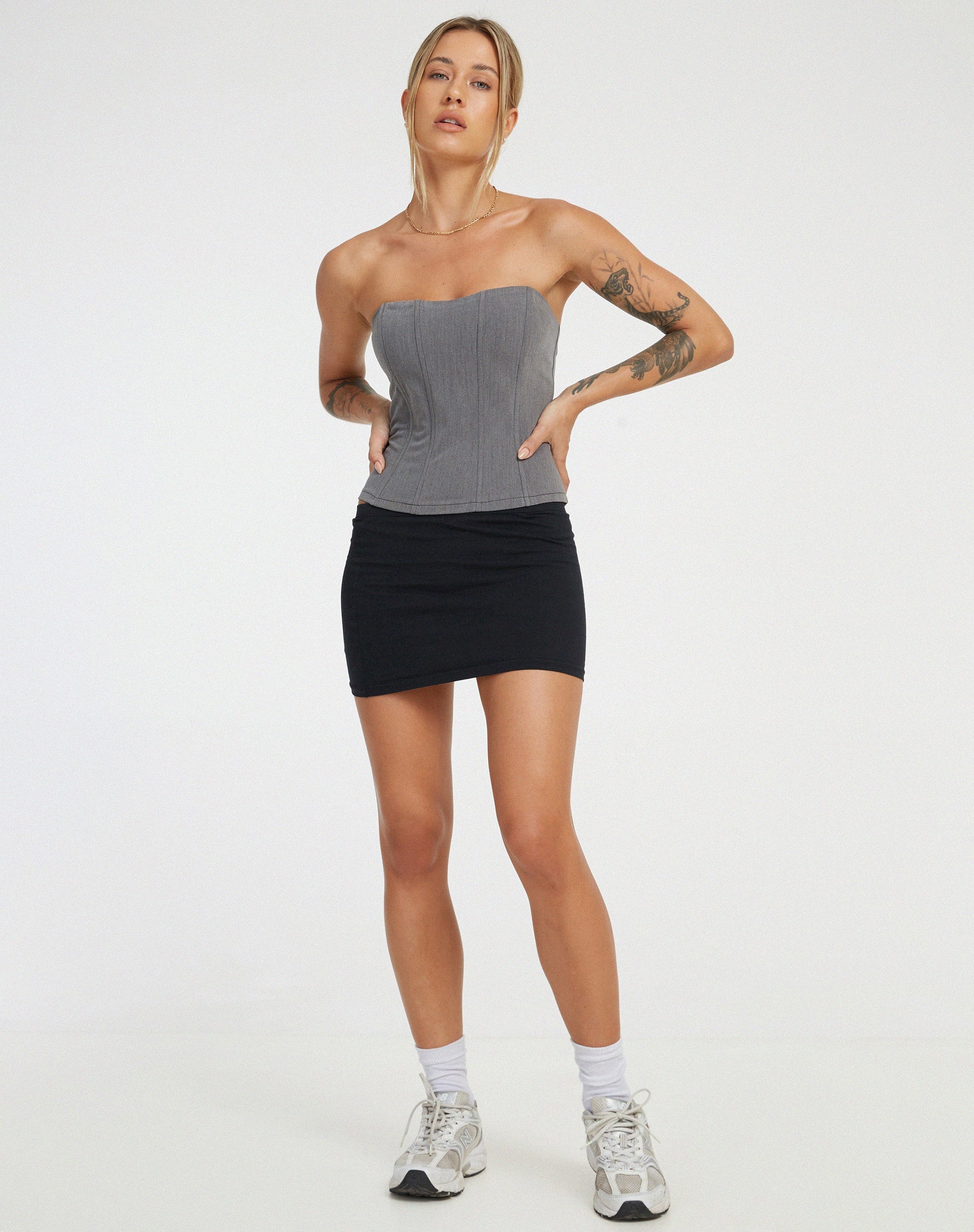 immagine di Kansa Corset Top in Charcoal