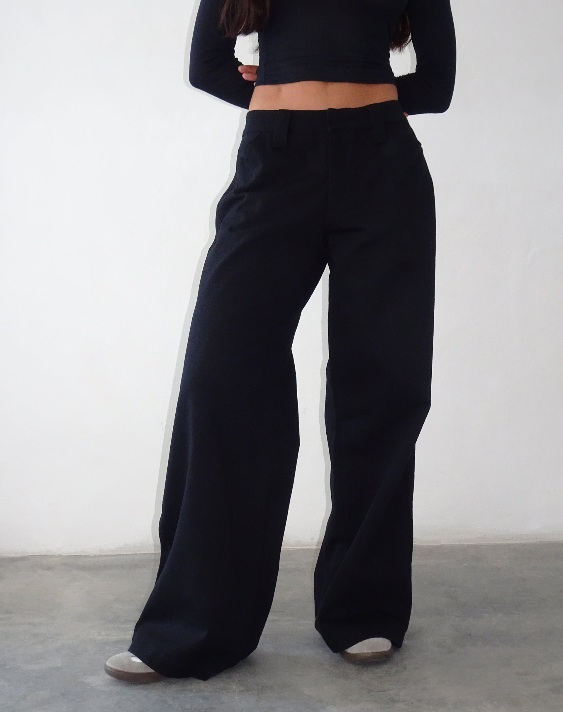 Immagine di Kaomy Pantalone a gamba larga in nero