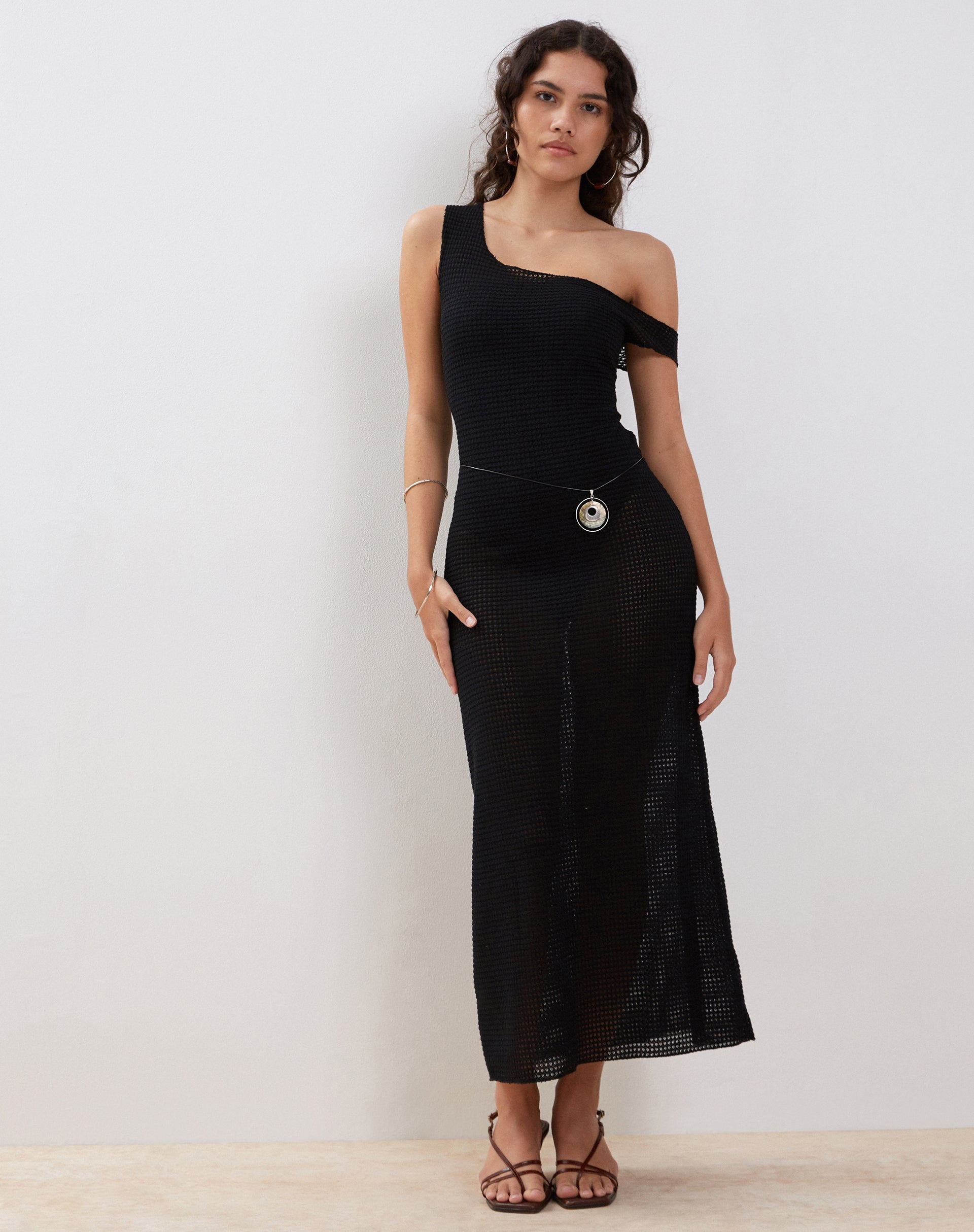 Immagine di Katja Maxi Dress in Black Textured Crochet