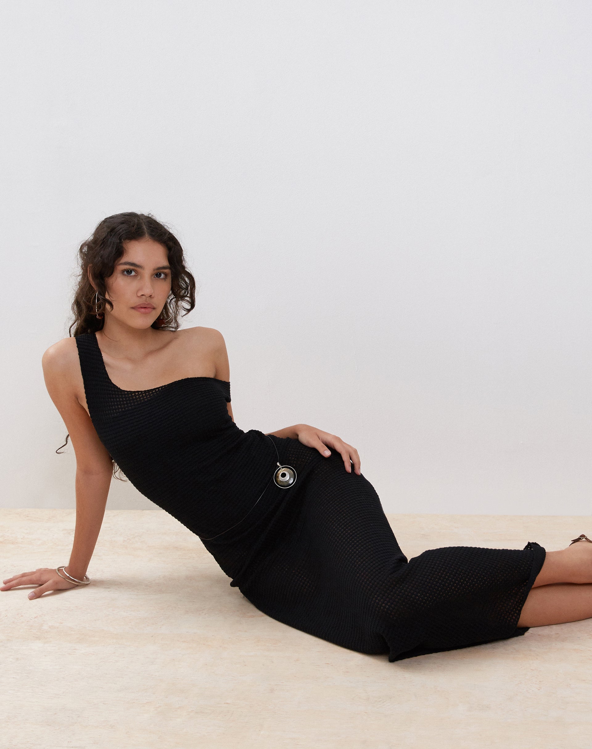 Immagine di Katja Maxi Dress in Black Textured Crochet
