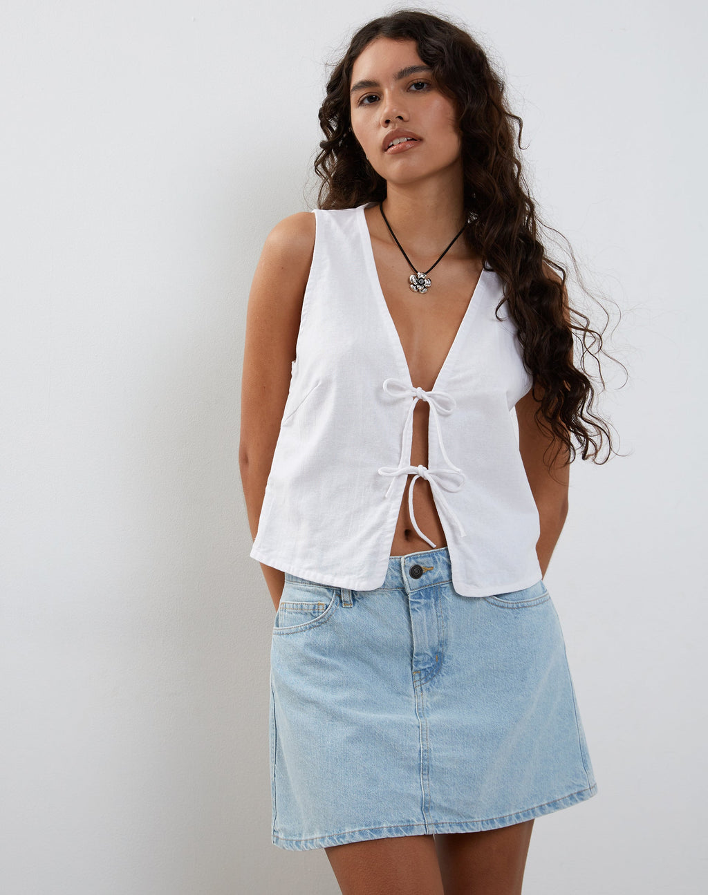 Top Kayve con laccetti in bianco
