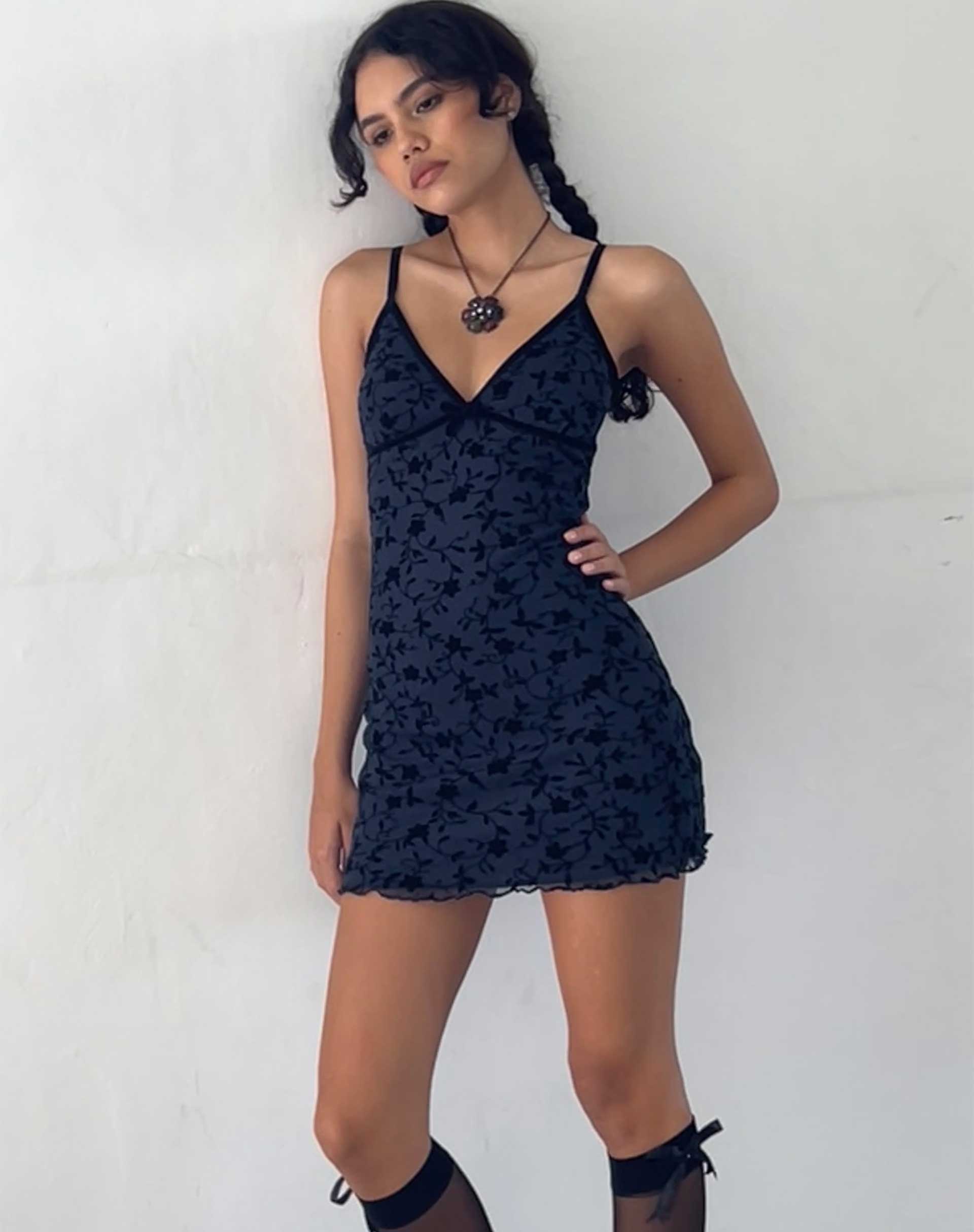 Immagine di Mevila Mini Dress in Pretty Petal Flock Nero