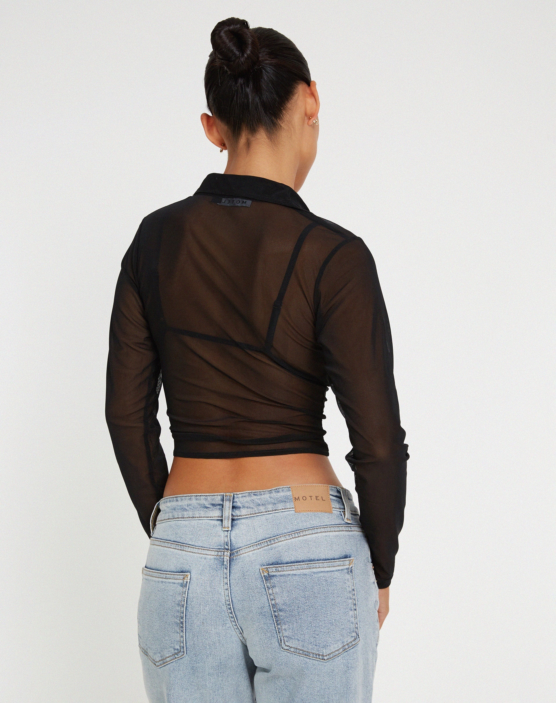 immagine di Kelly Cropped Shirt in maglia nera