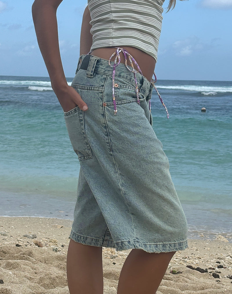 Immagine di Pantaloncini skater a vita bassa in denim Bleach