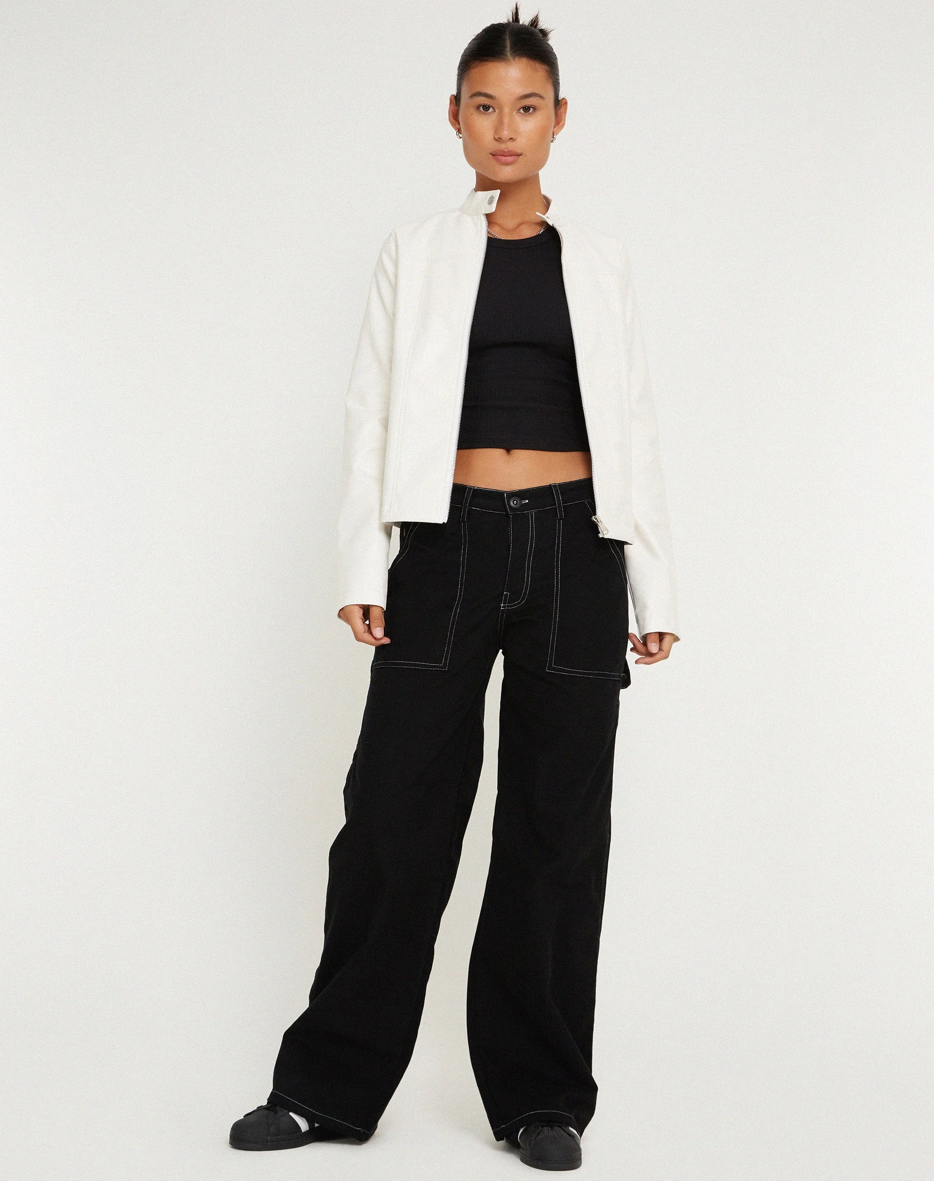 immagine di Kusnaedi Pantalone a gamba larga in bianco e nero con cucitura superiore