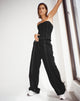 immagine del pantalone Albus in nero con punto bianco