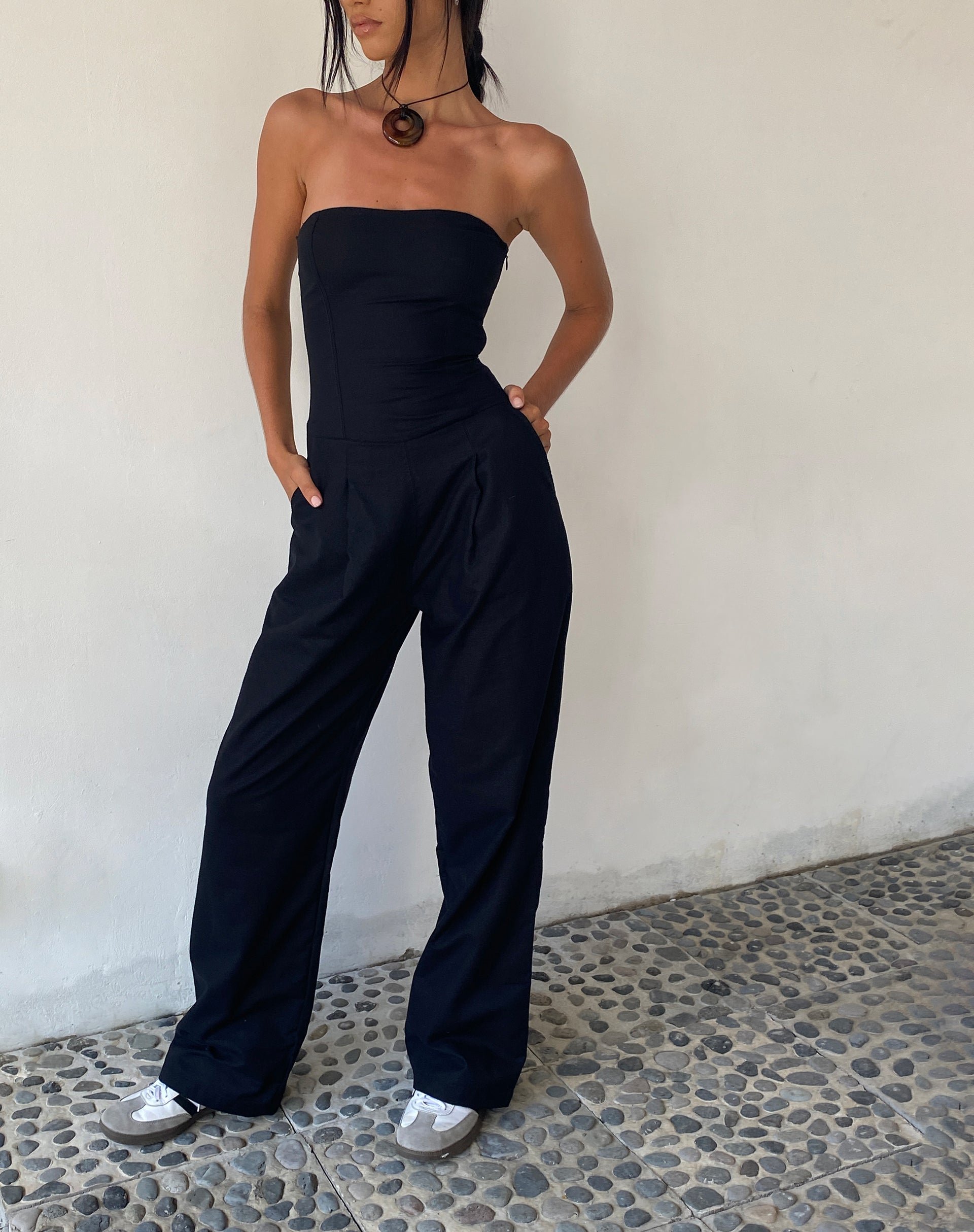 immagine di MOTEL X JACQUIE Kyaria Tuta a fascia in nero