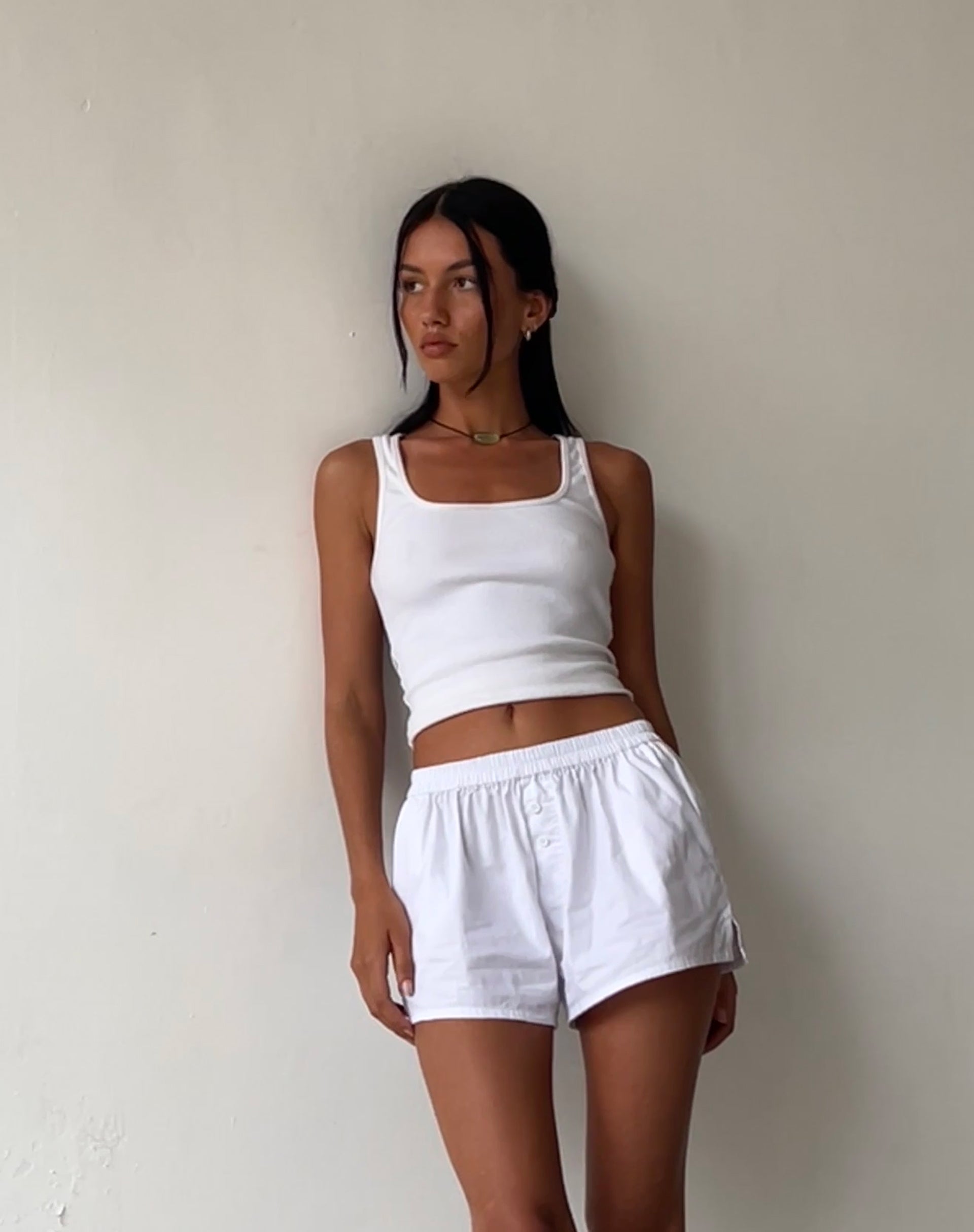 immagine di MOTEL X JACQUIE Laboxe Pantaloncini corti bianchi con fiocco