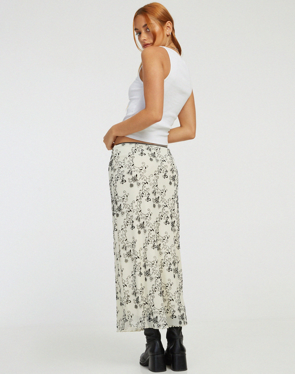 Maxi gonna Lassie in Butterfly Vine Flock Bianco