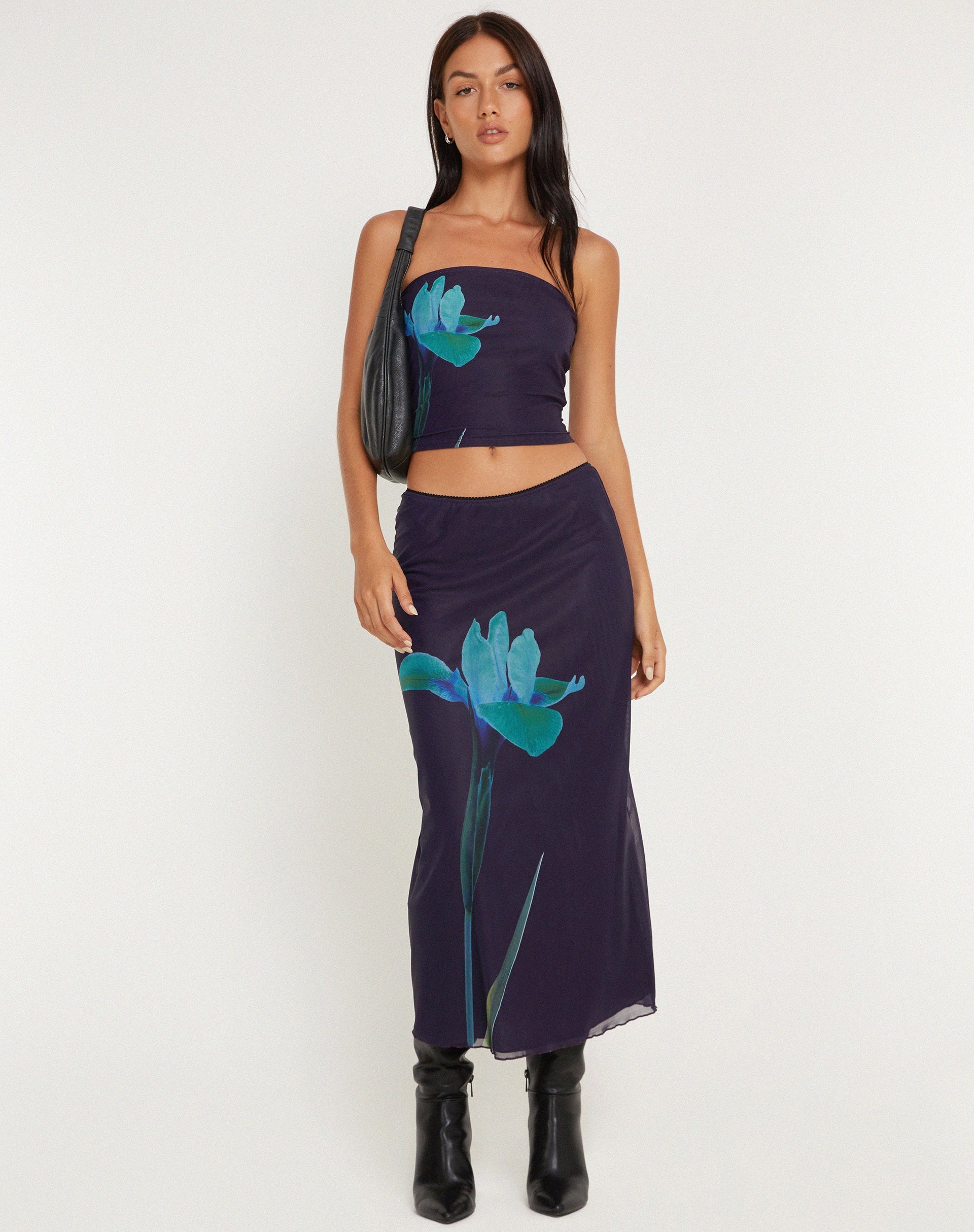 immagine di Lassie Midi Skirt in Navy Placement Flower
