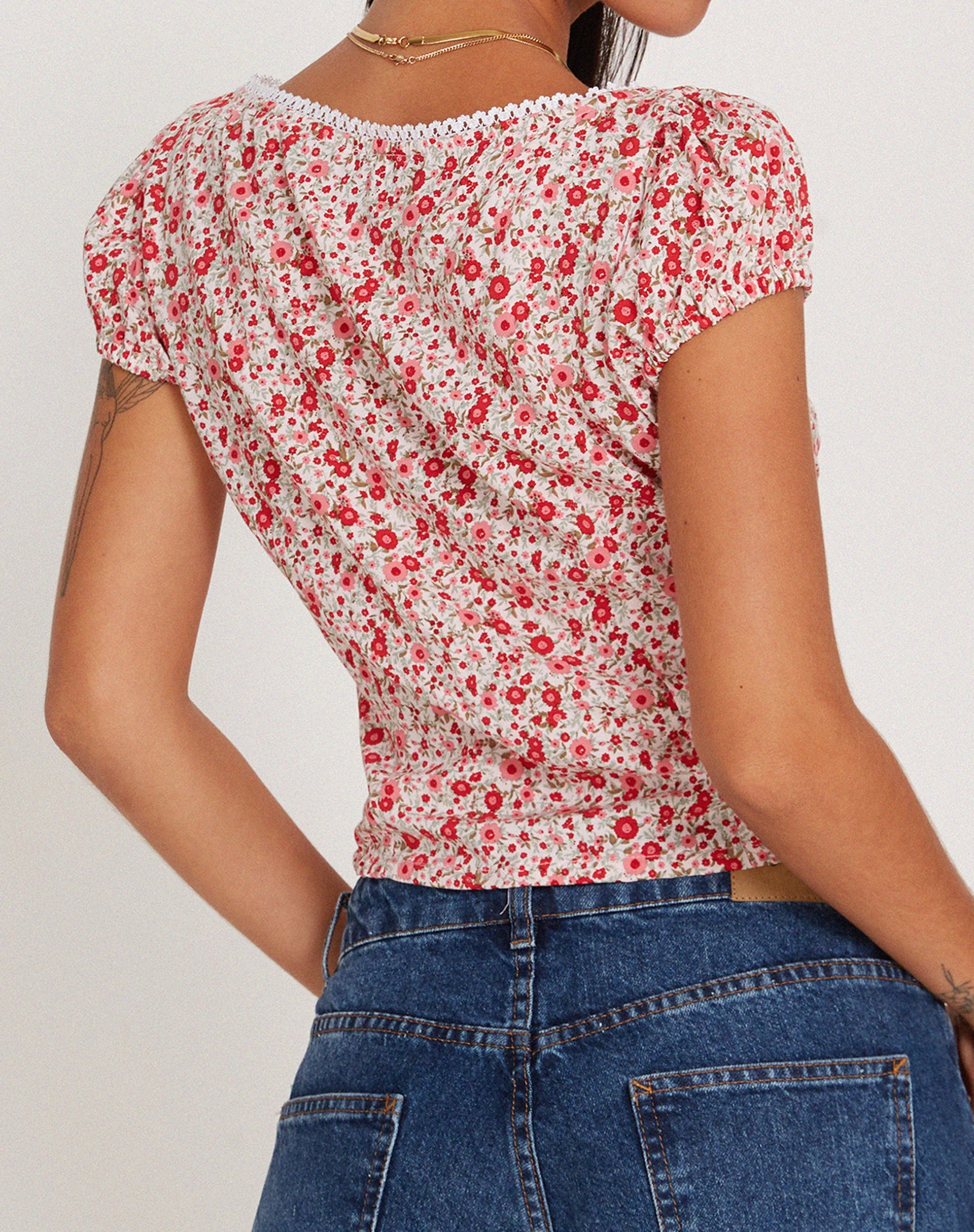 Immagine di Laz Top in Blush Red Ditsy Floral