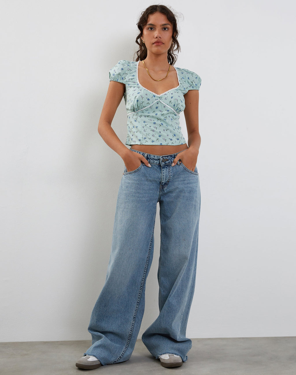 Top Laz in verde petalo