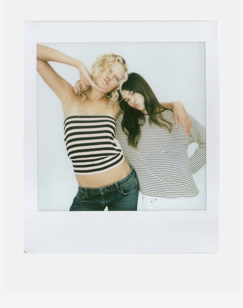 Immagine del top a fascia Leocadia in cupro a righe nero e avorio