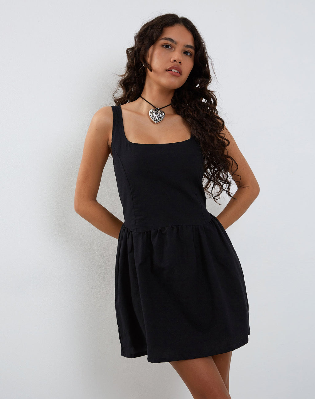 Mini abito Leshiel in popeline nero