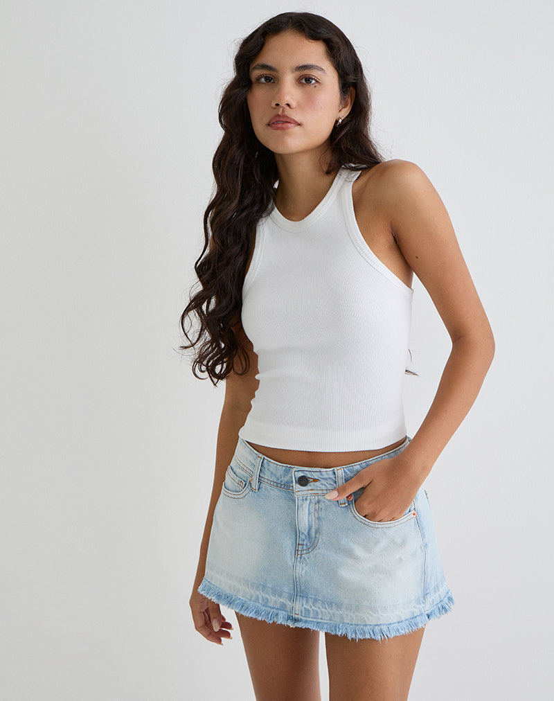 Immagine della minigonna di jeans a vita bassa in blu ghiaccio