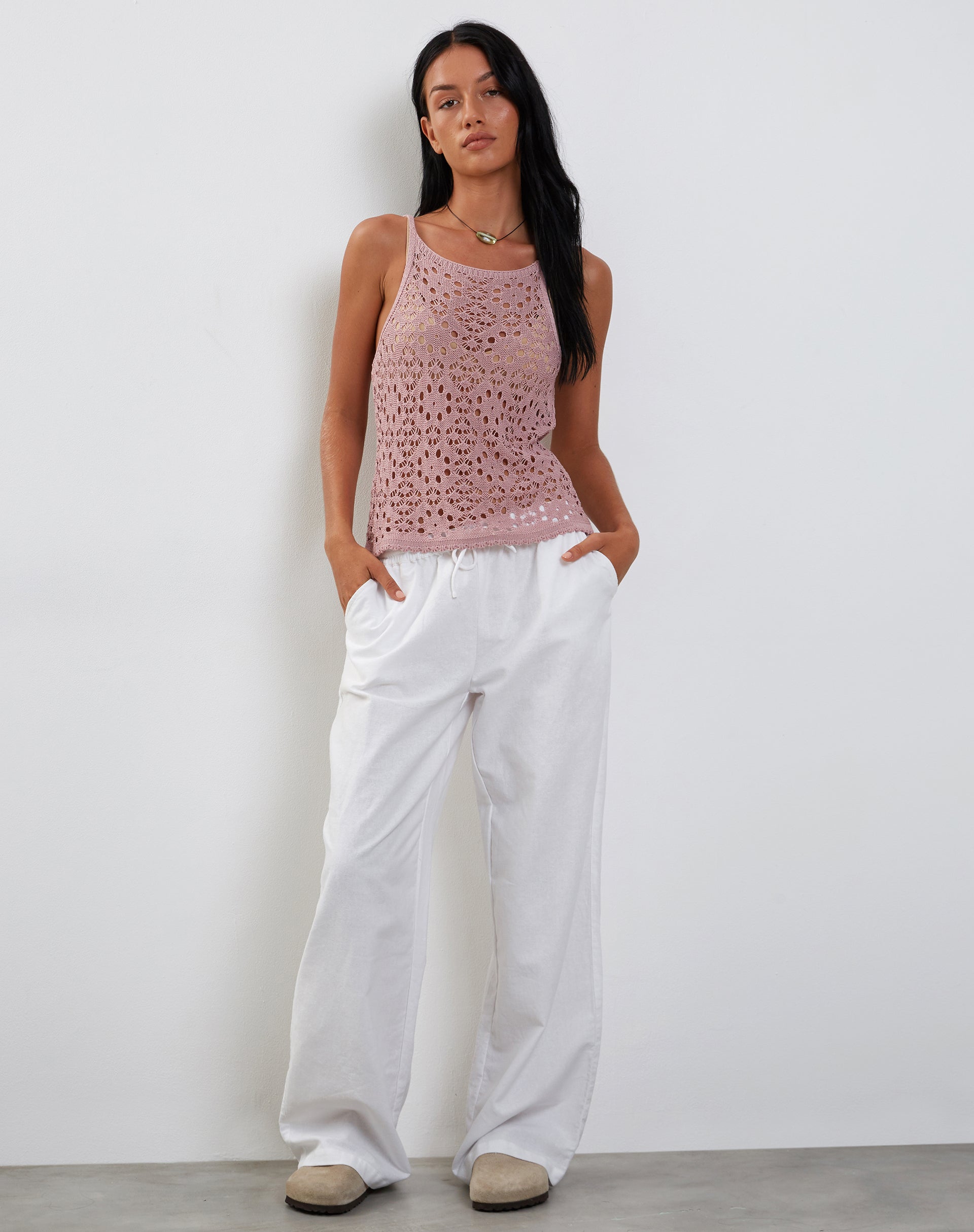 Immagine di Limu Crochet Cami Top in Dusty Pink