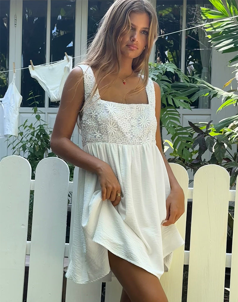 Immagine di Liselotte Mini Dress in Avorio