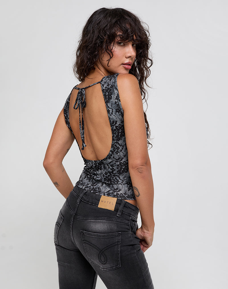 Immagine di Lizette - Top con scollo a cappuccio - Midnight Floral Grey