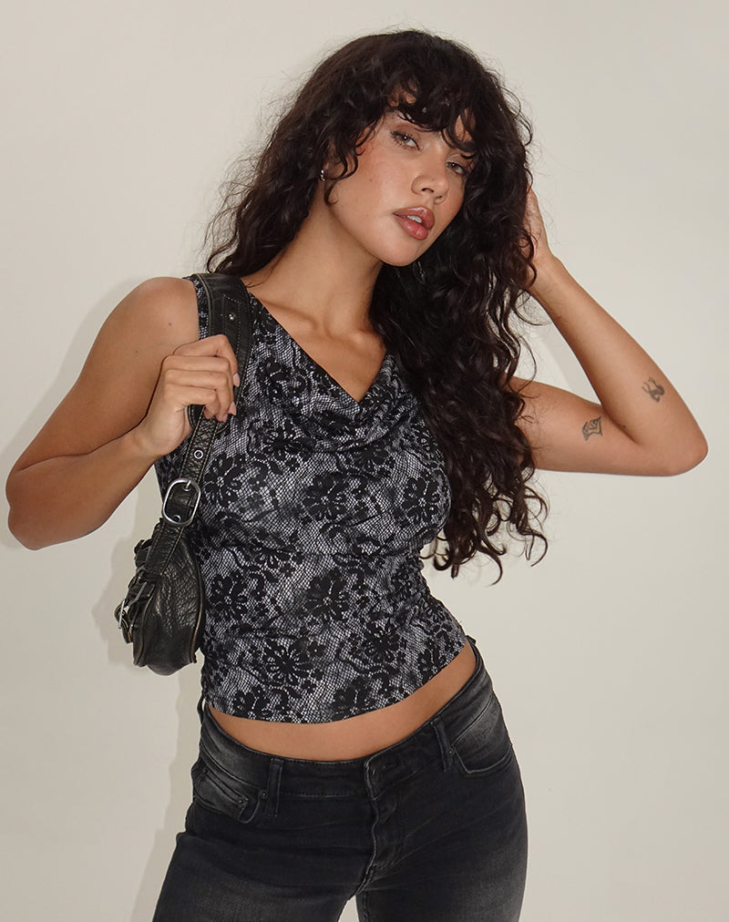 Immagine di Lizette - Top con scollo a cappuccio - Midnight Floral Grey