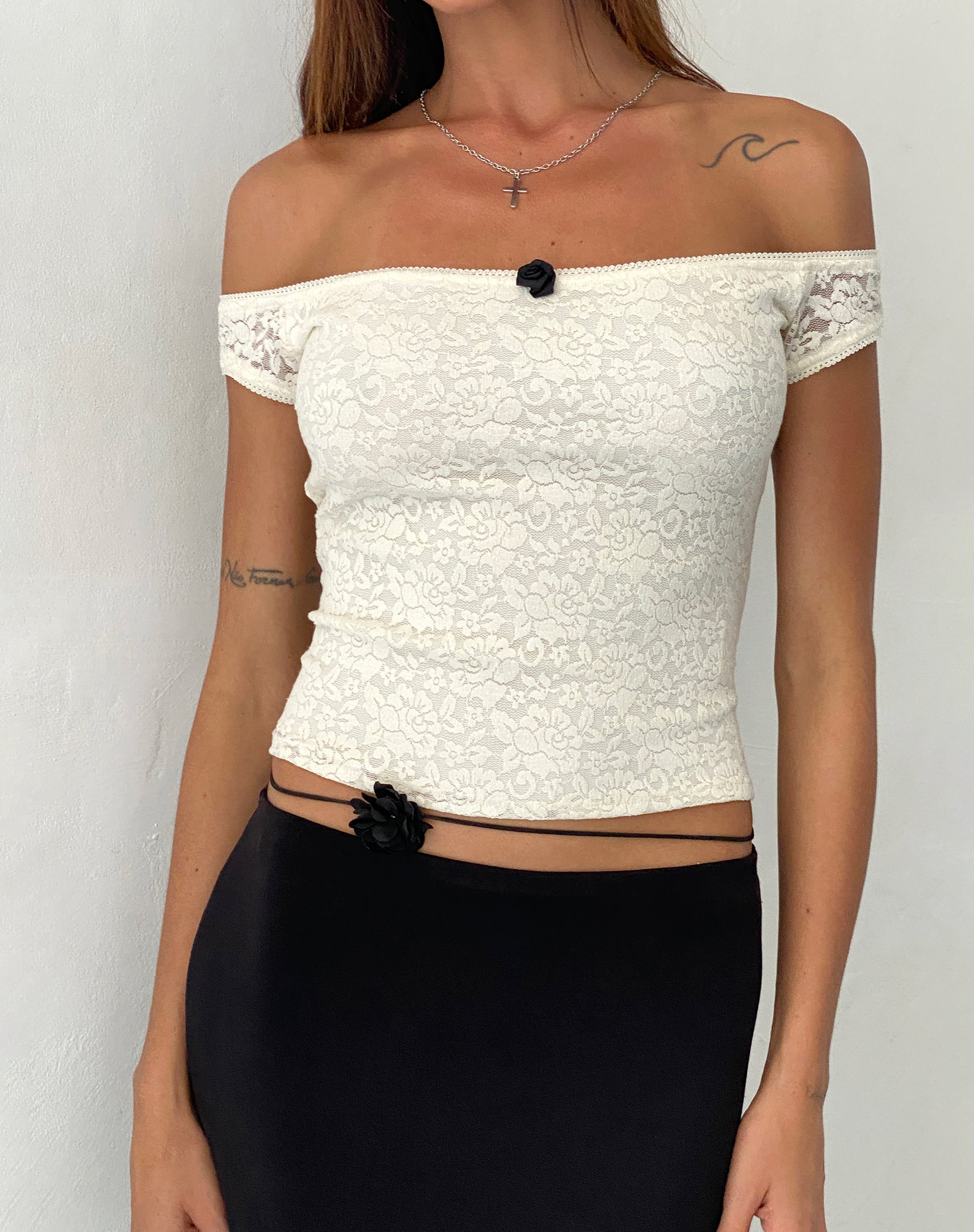 Immagine di Lonnie Bardot Top in pizzo rosa avorio