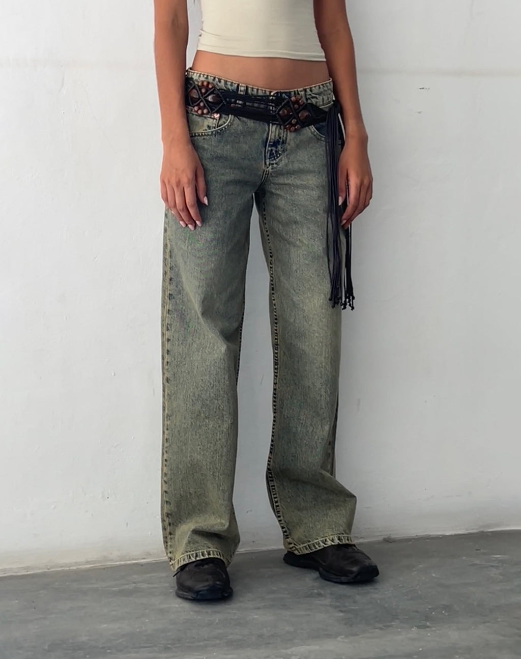 Jeans paralleli a vita bassa in blu sabbia acido