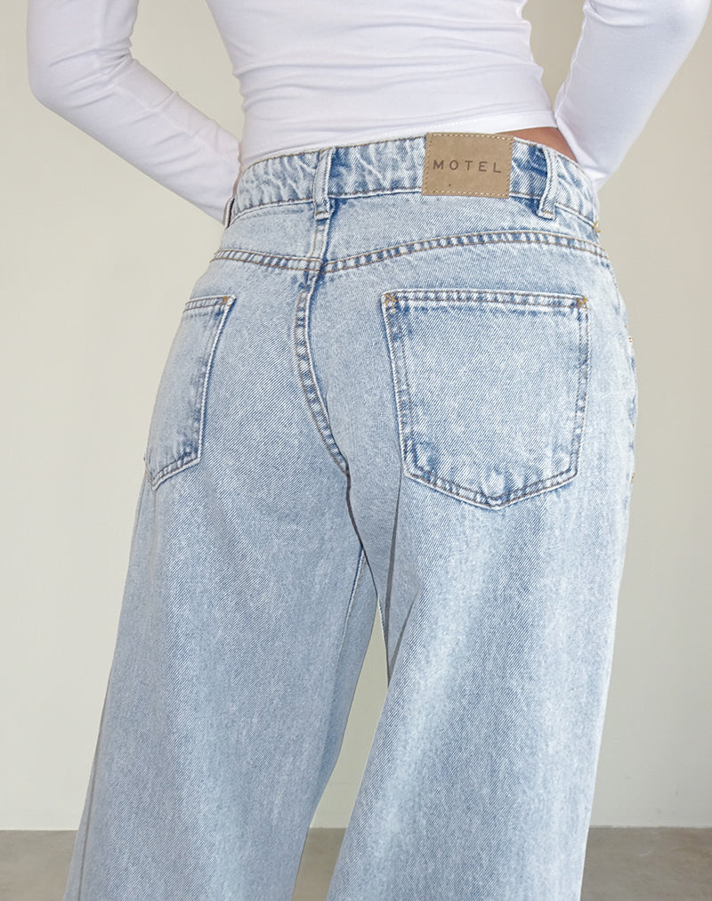 Immagine di Jeans larghi a vita bassa con lavaggio chiaro anni '80, blu