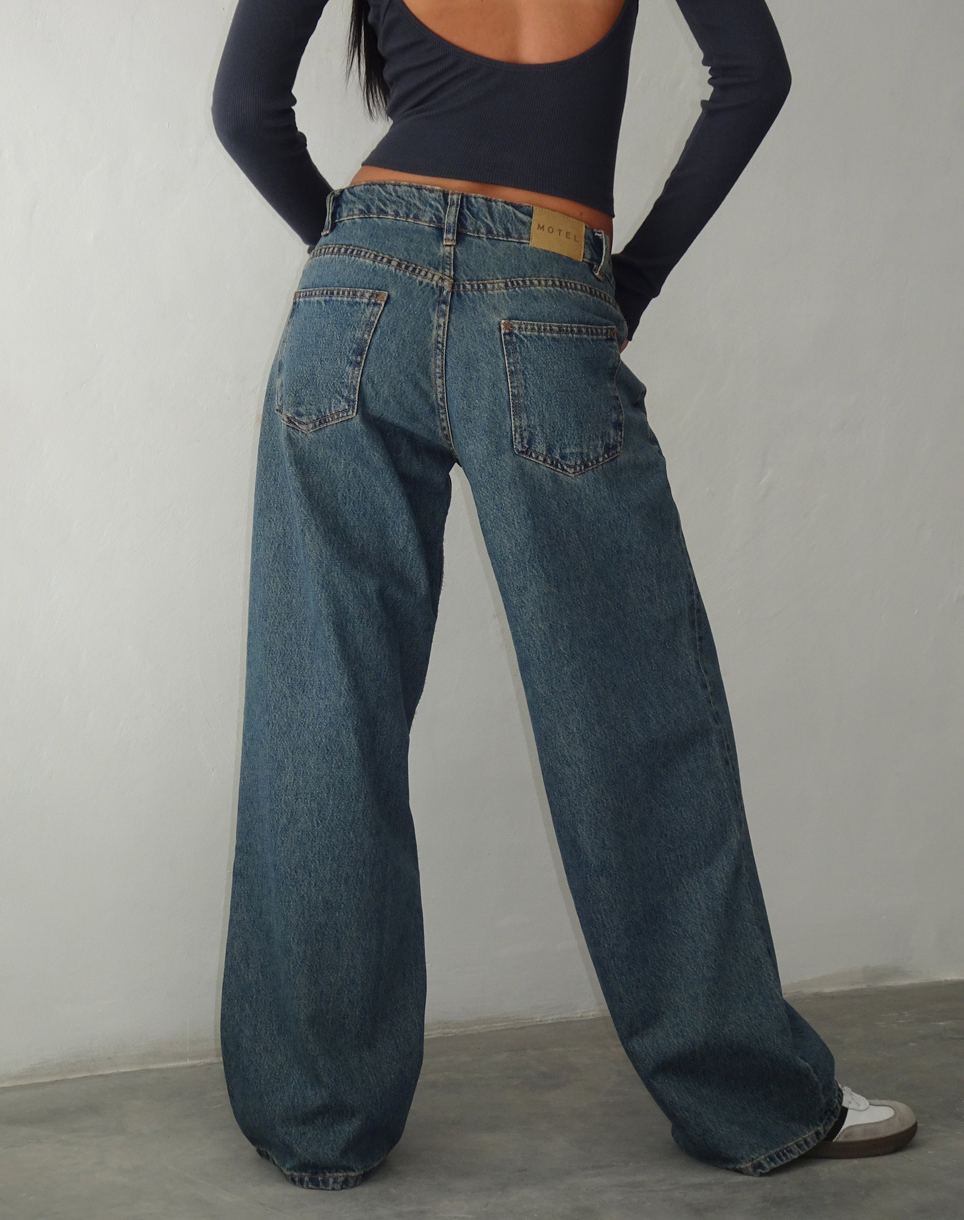 Immagine di Roomy Extra Wide Low Rise Jeans in Brown Blue Acid