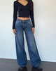 Immagine di Roomy Extra Wide Low Rise Jean in College Blue