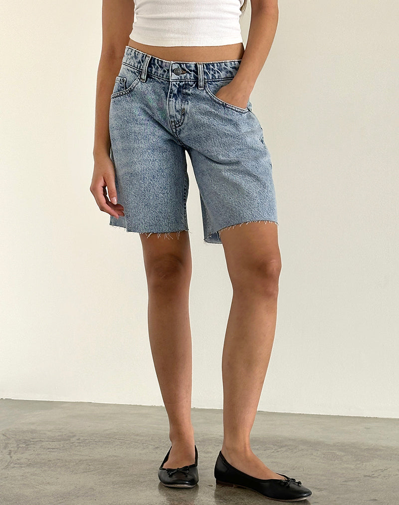 Pantaloncini larghi a vita bassa con lavaggio blu vintage