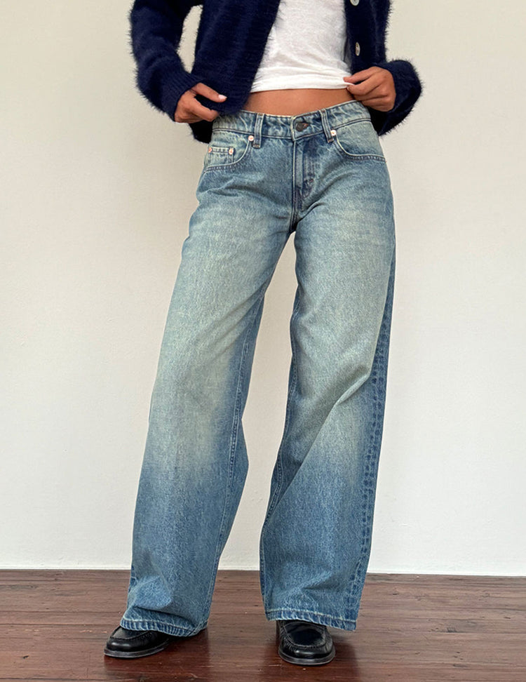 ACQUISTA I JEANS A VITA BASSA