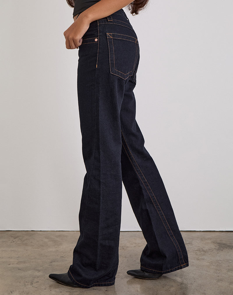 Jeans a vita bassa con cuciture ritorte in risciacquo