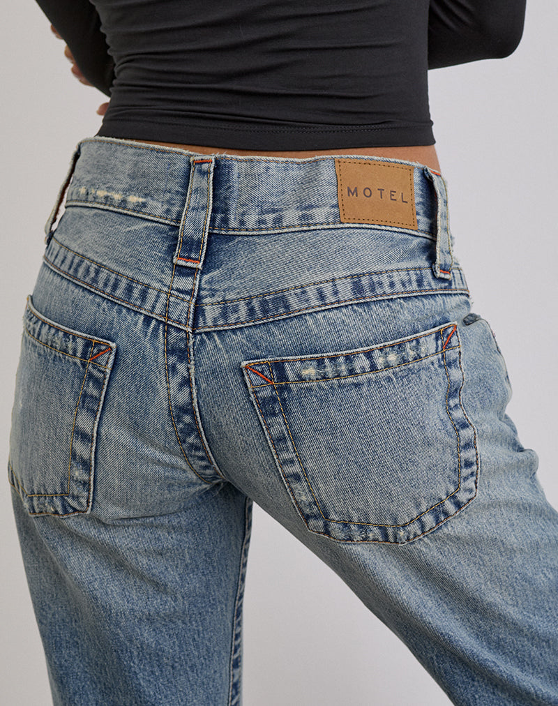 Immagine di Low Rise Twisted Seam Ripped Jean in True Blue