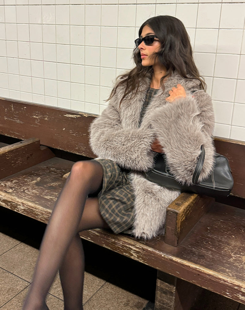 Immagine della giacca Lupita in pelliccia sintetica Taupe