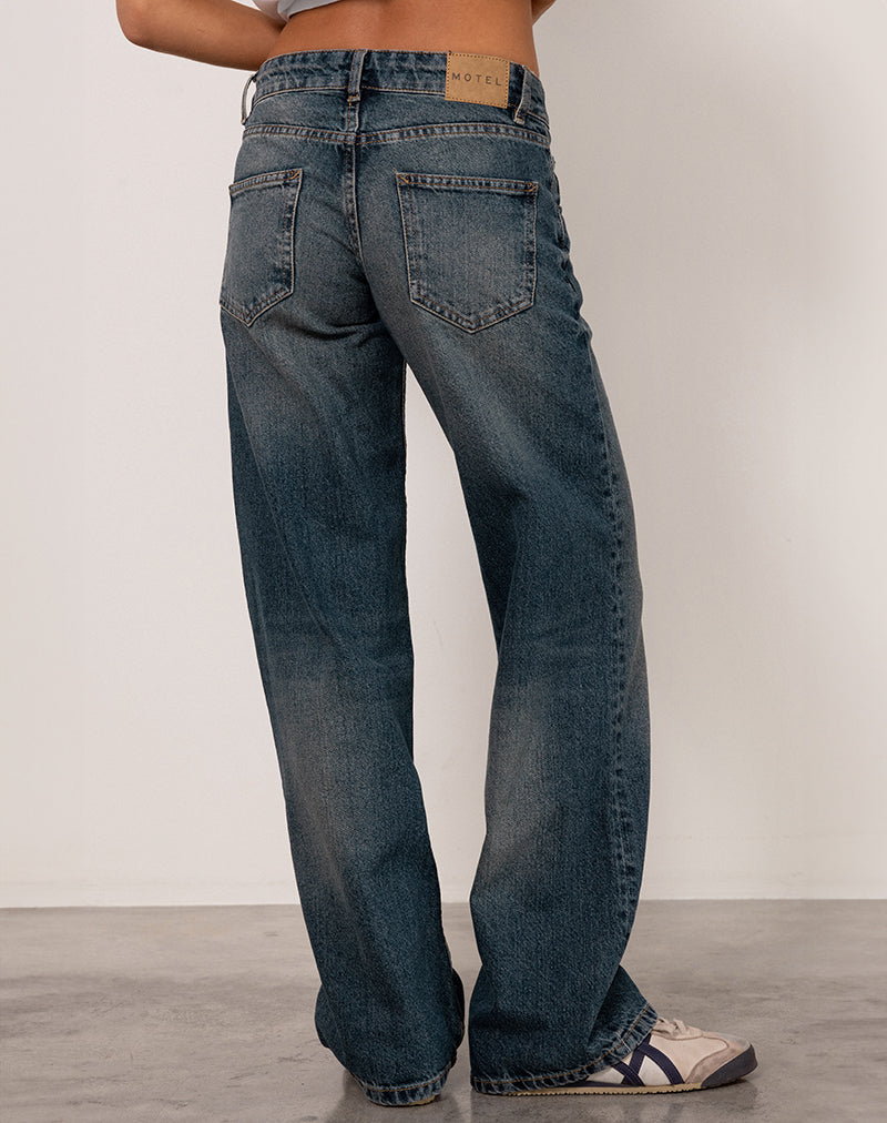 Immagine dei jeans paralleli a vita bassa in blu acciaio