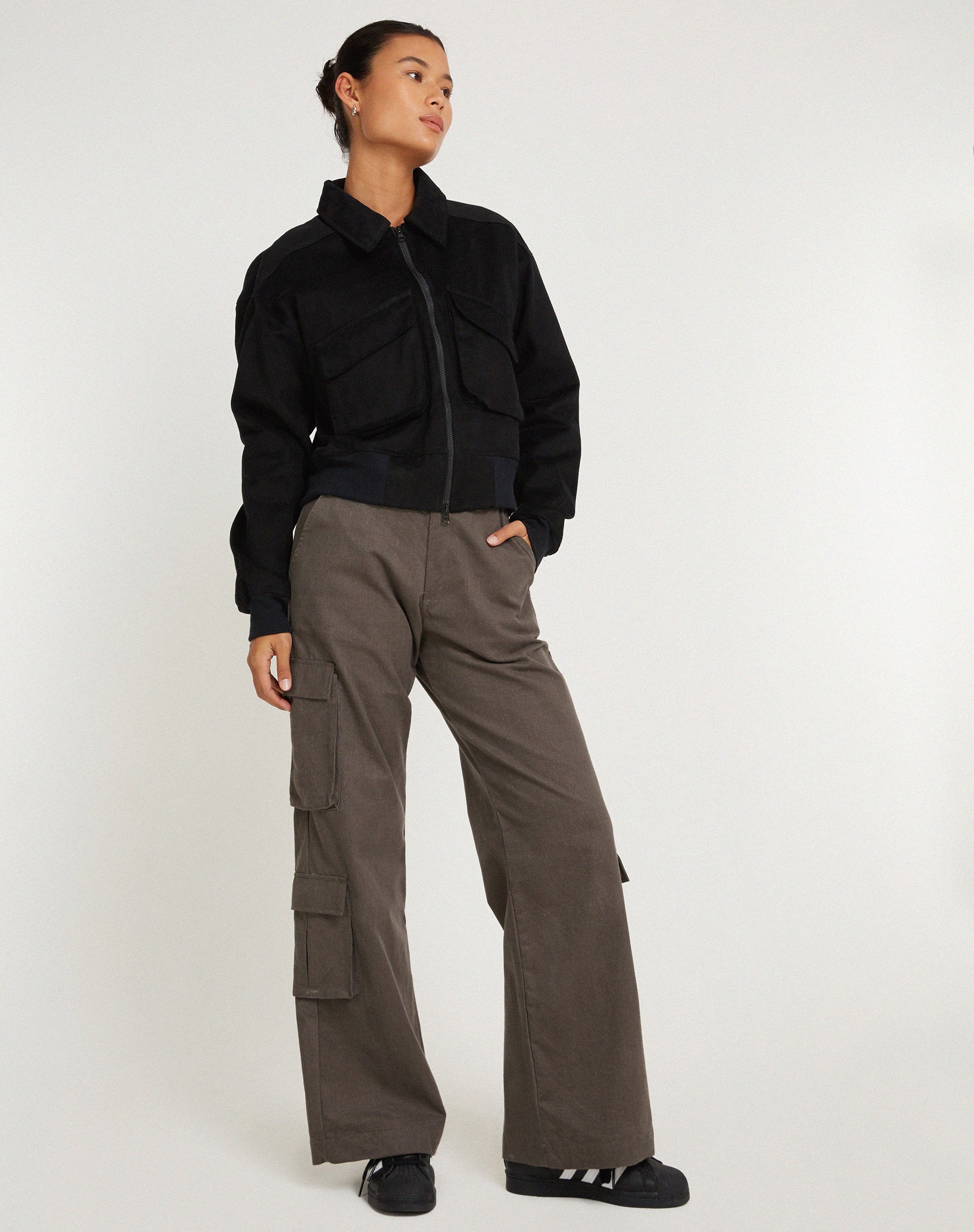 immagine della giacca MA2 in twill scamosciato nero