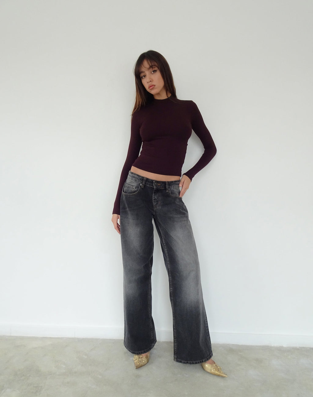 Mabel - Top a maniche lunghe a costine con collo alto in sangue di bue