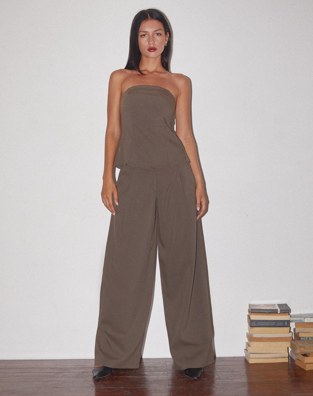 Pantaloni a gamba larga Salisu in Taupe sartoriale