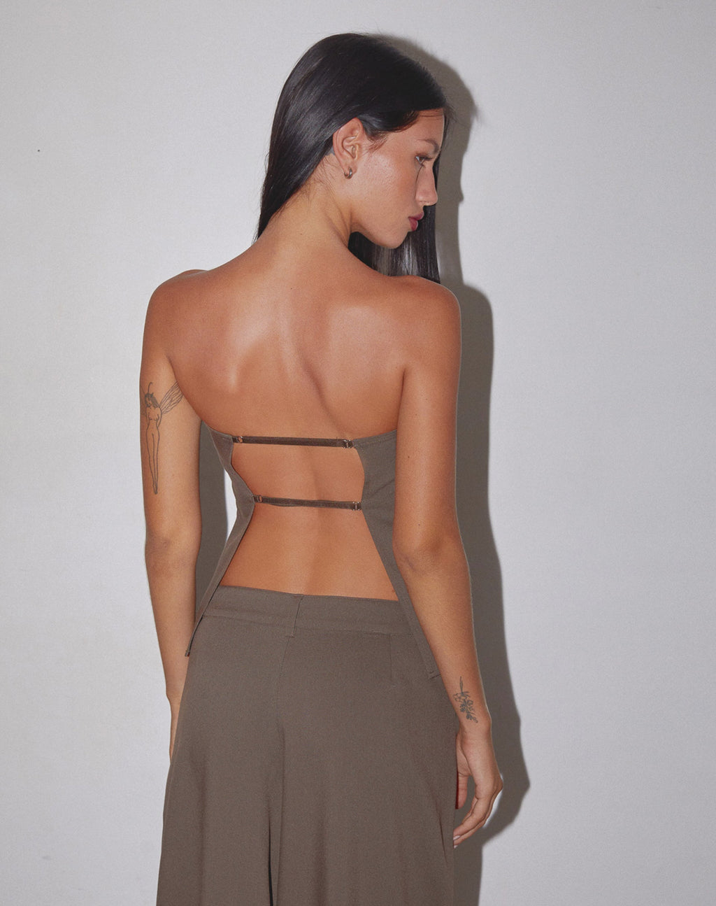 Top a fascia lungo Mairi in Taupe Sartoria