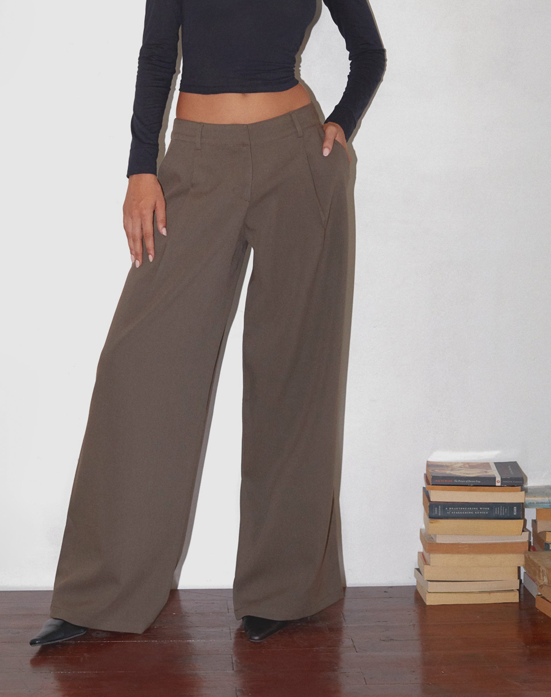 Immagine di Salisu Pantalone a gamba larga in Taupe sartoriale