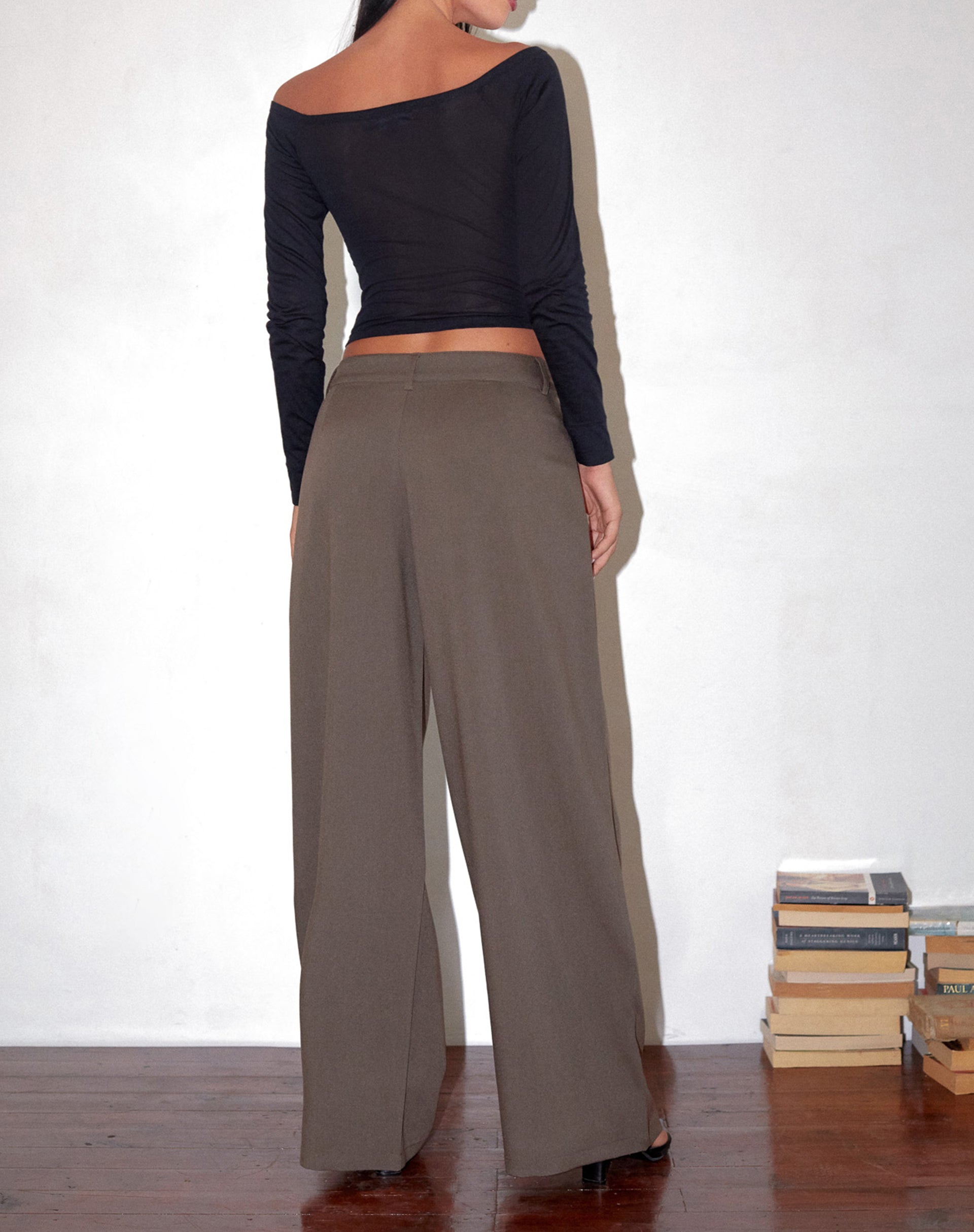 Immagine di Salisu Pantalone a gamba larga in Taupe sartoriale