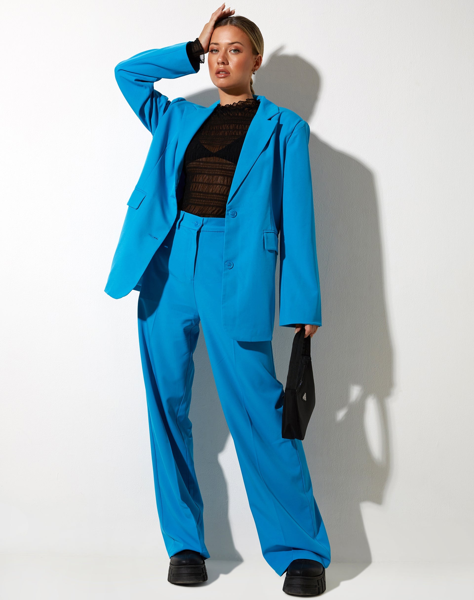 immagine del blazer Maiwa in blu sartoriale