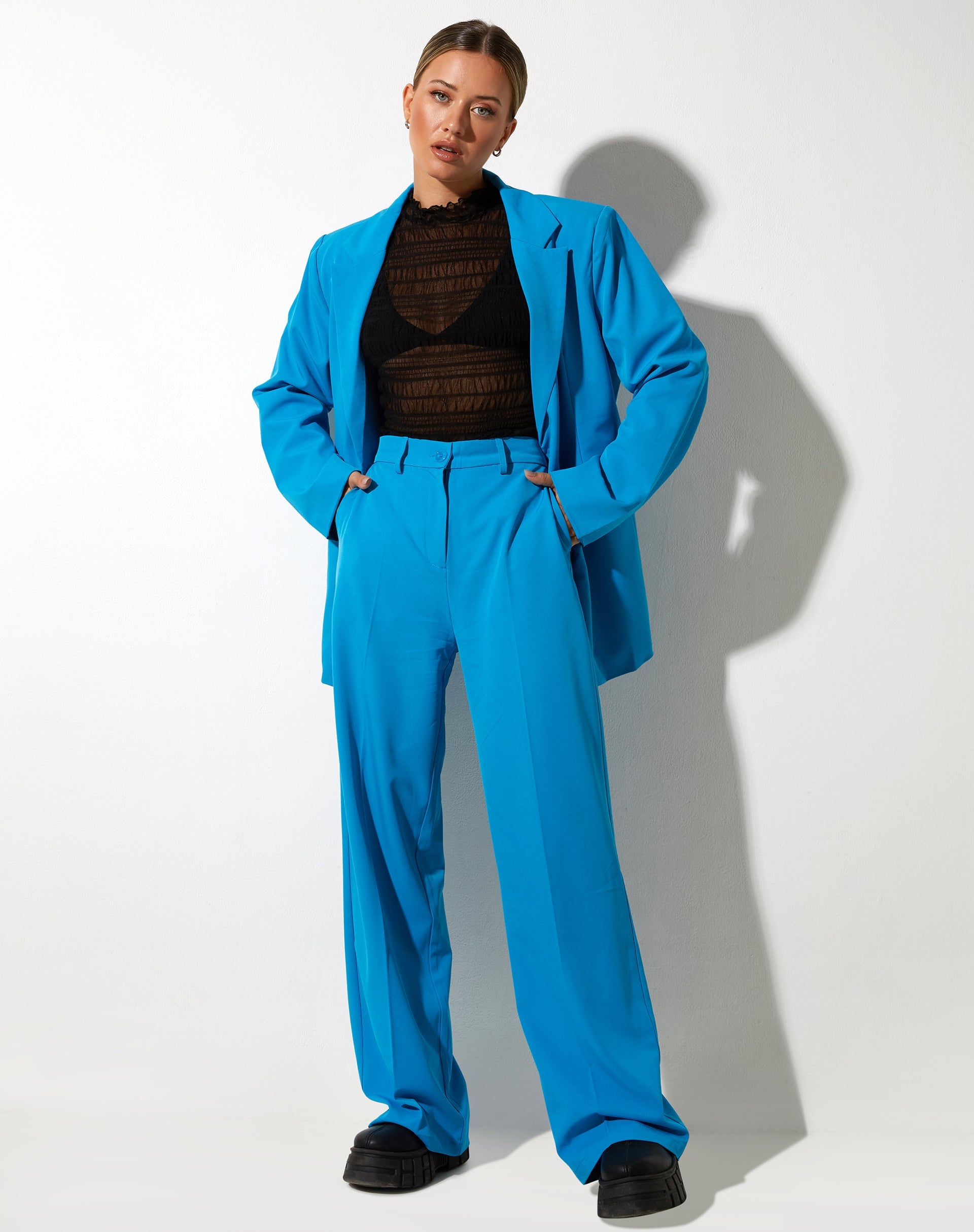 immagine dei pantaloni Abba in blu sartoriale