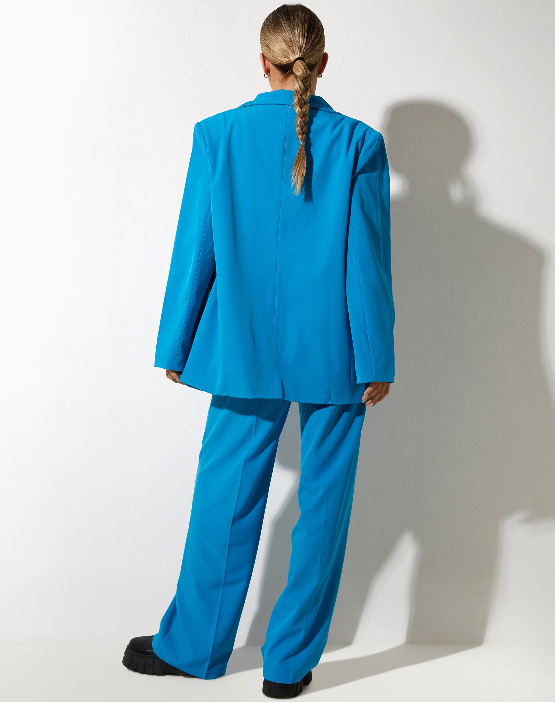 immagine del blazer Maiwa in blu sartoriale