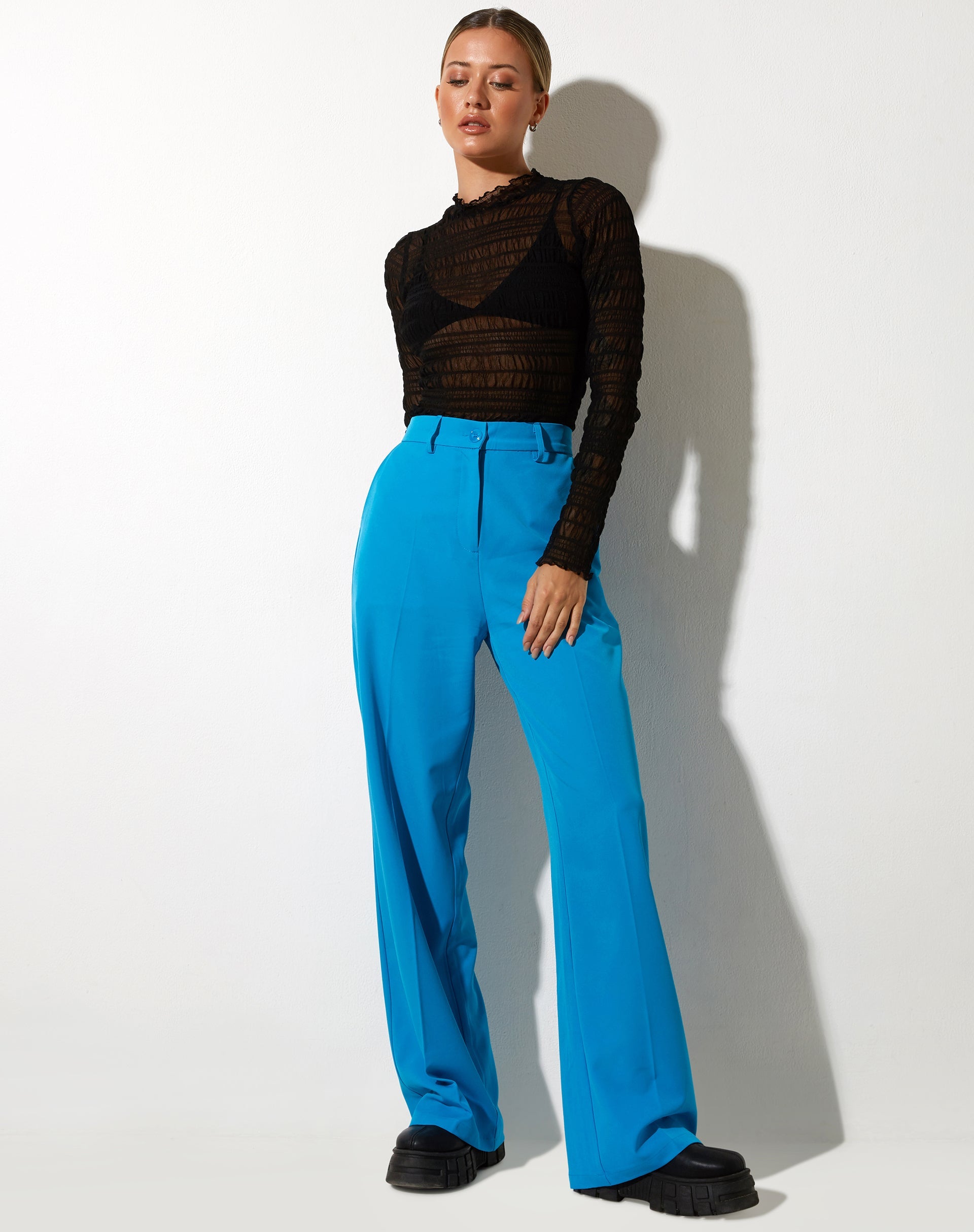 immagine dei pantaloni Abba in blu sartoriale