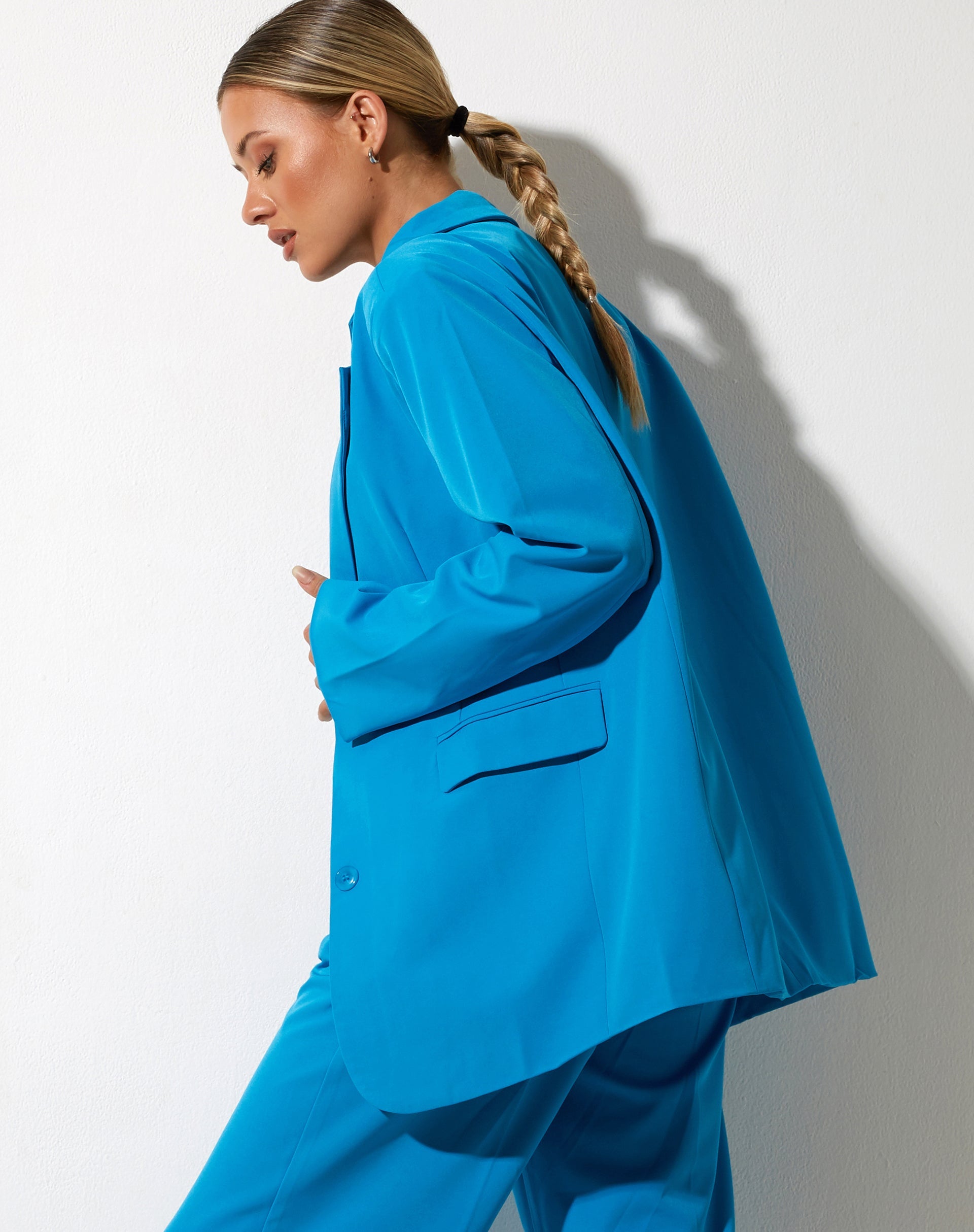 immagine del blazer Maiwa in blu sartoriale