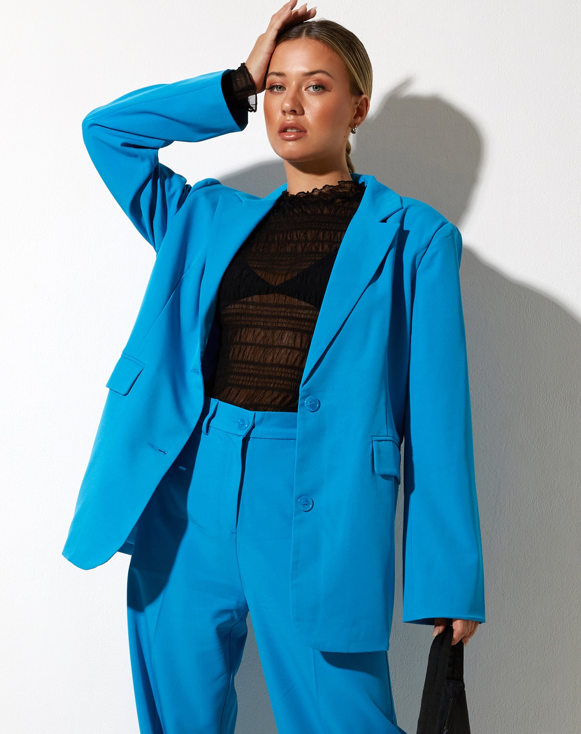 immagine del blazer Maiwa in blu sartoriale