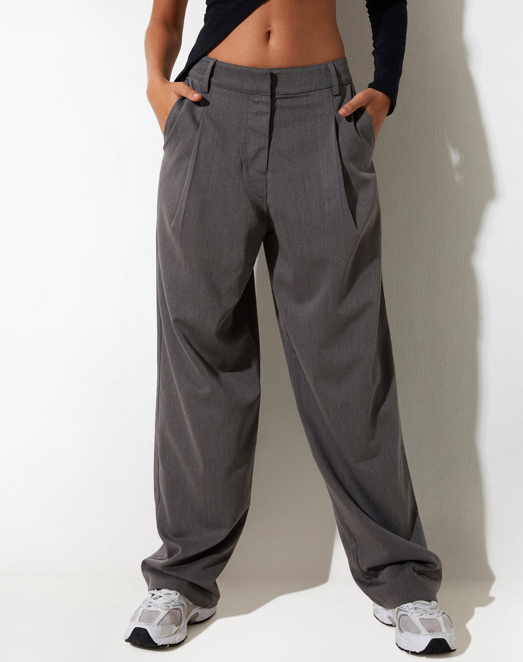 Sakaria - Pantalone a gamba larga in Charcoal sartoriale