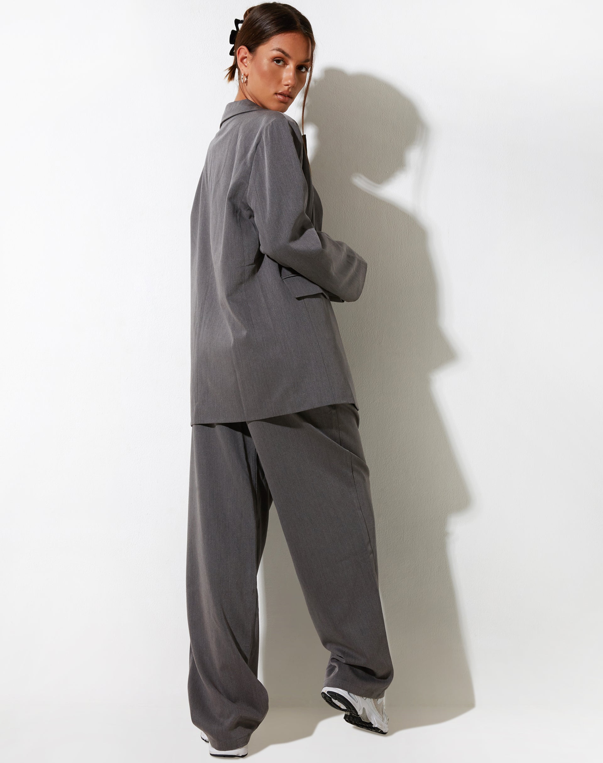 Sakaria - Pantalone a gamba larga in Charcoal sartoriale