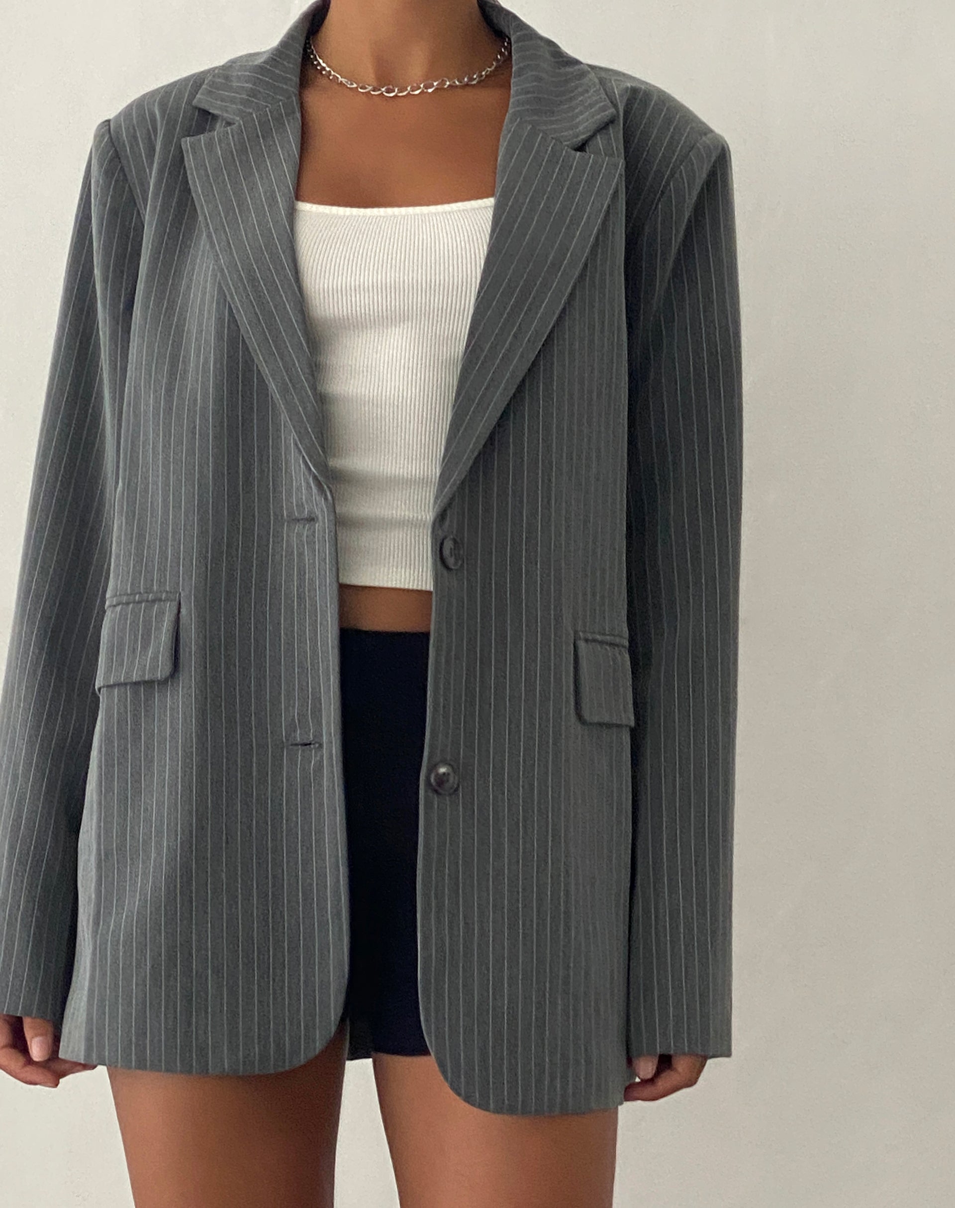 immagine del Blazer Maiwa in gessato grigio sartoriale