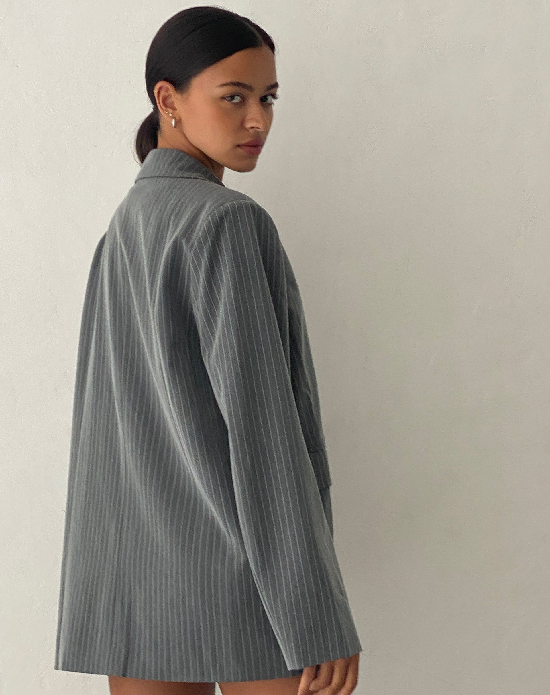 immagine del Blazer Maiwa in gessato grigio sartoriale